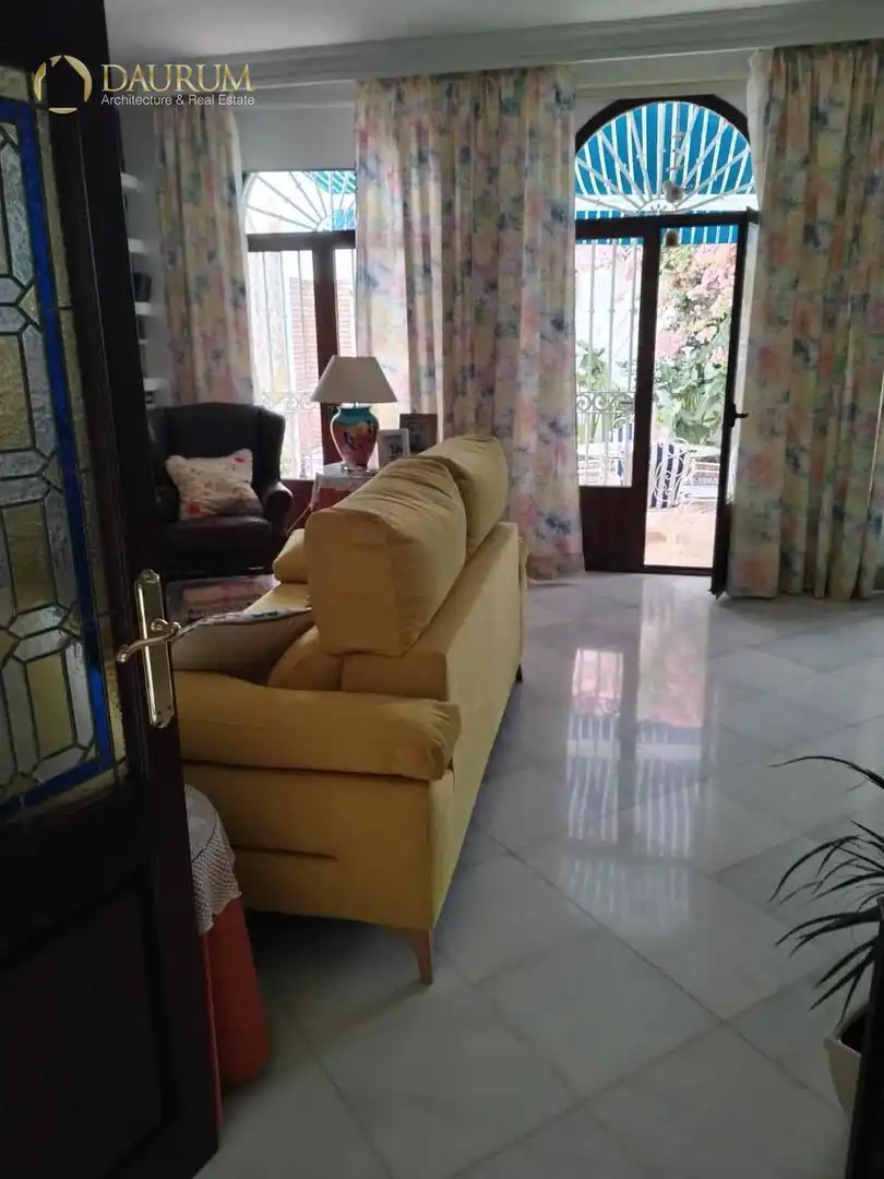 Sala de estar de Casa o chalet en venta en Sevilla con Aire acondicionado, Terraza y Balcón