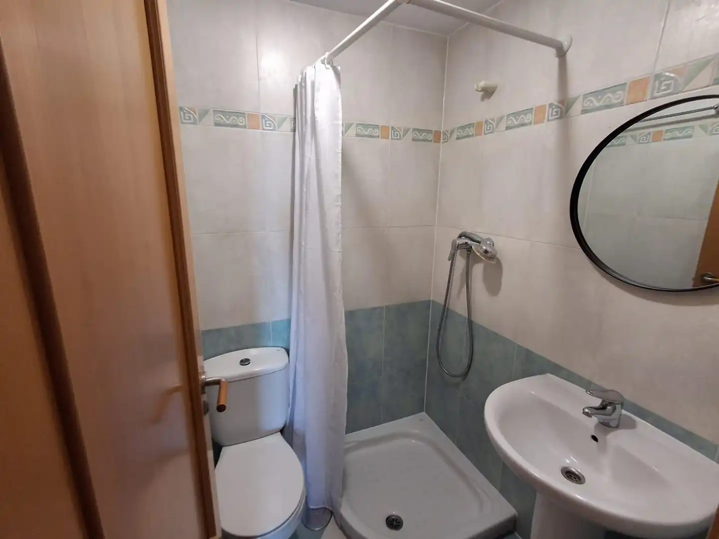 Appartement compact avec piscine à louer à MESTRAL 6, imagen 13