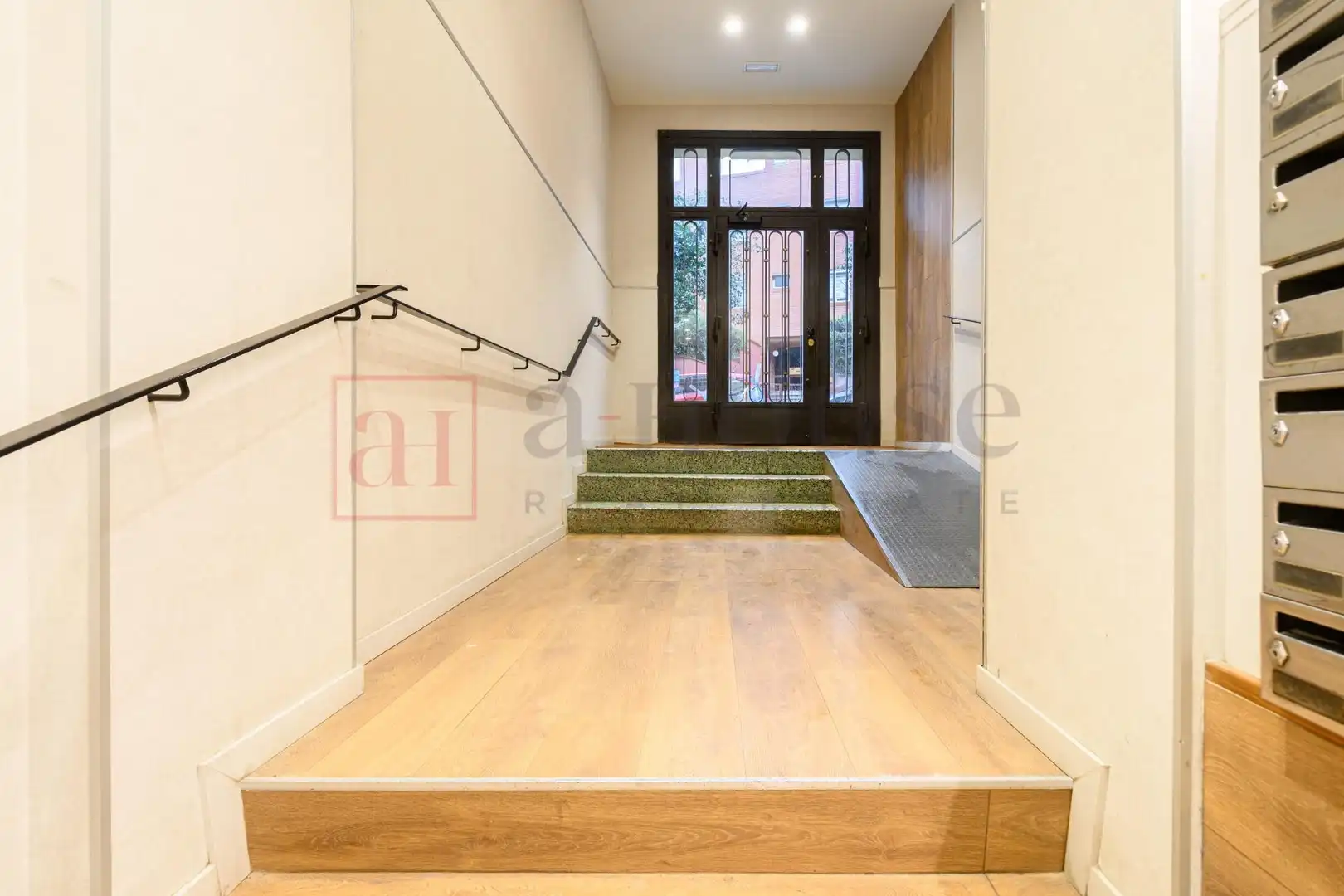 Piso en venta en Barcelona con Trastero y Balcón