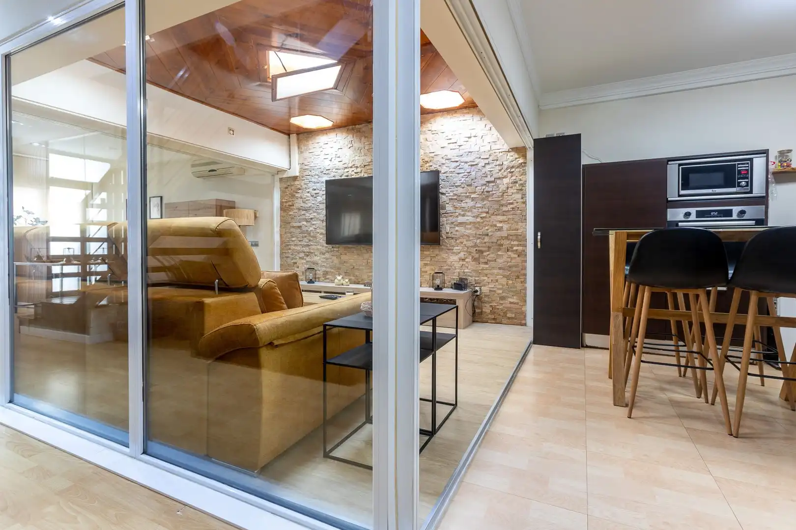 Wohnzimmer von Einfamilien-Reihenhaus zum Verkauf in Roses mit Klimaanlage, Heizung und Terrasse