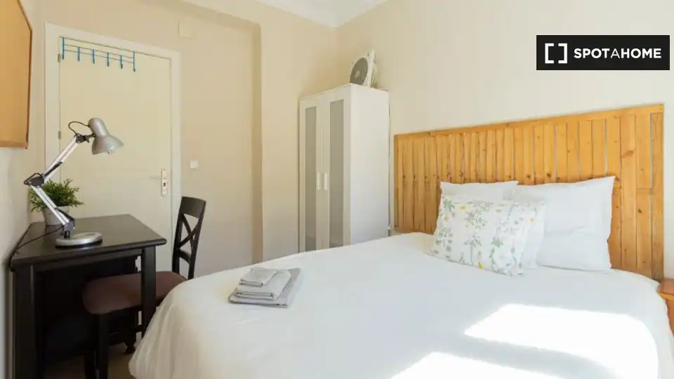 Bedroom of Flat for rent in Madrid  with Air Conditioner, Heating and Furnished