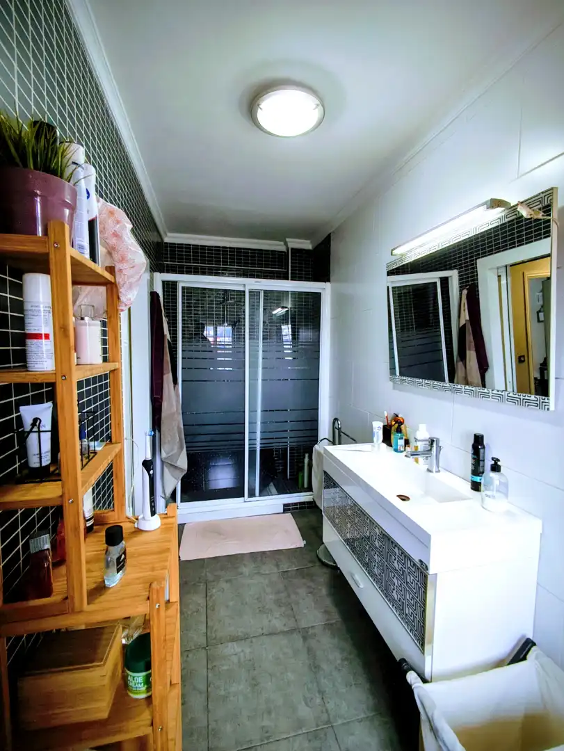 Baño de Piso en venta en Avilés con Calefacción y Amueblado
