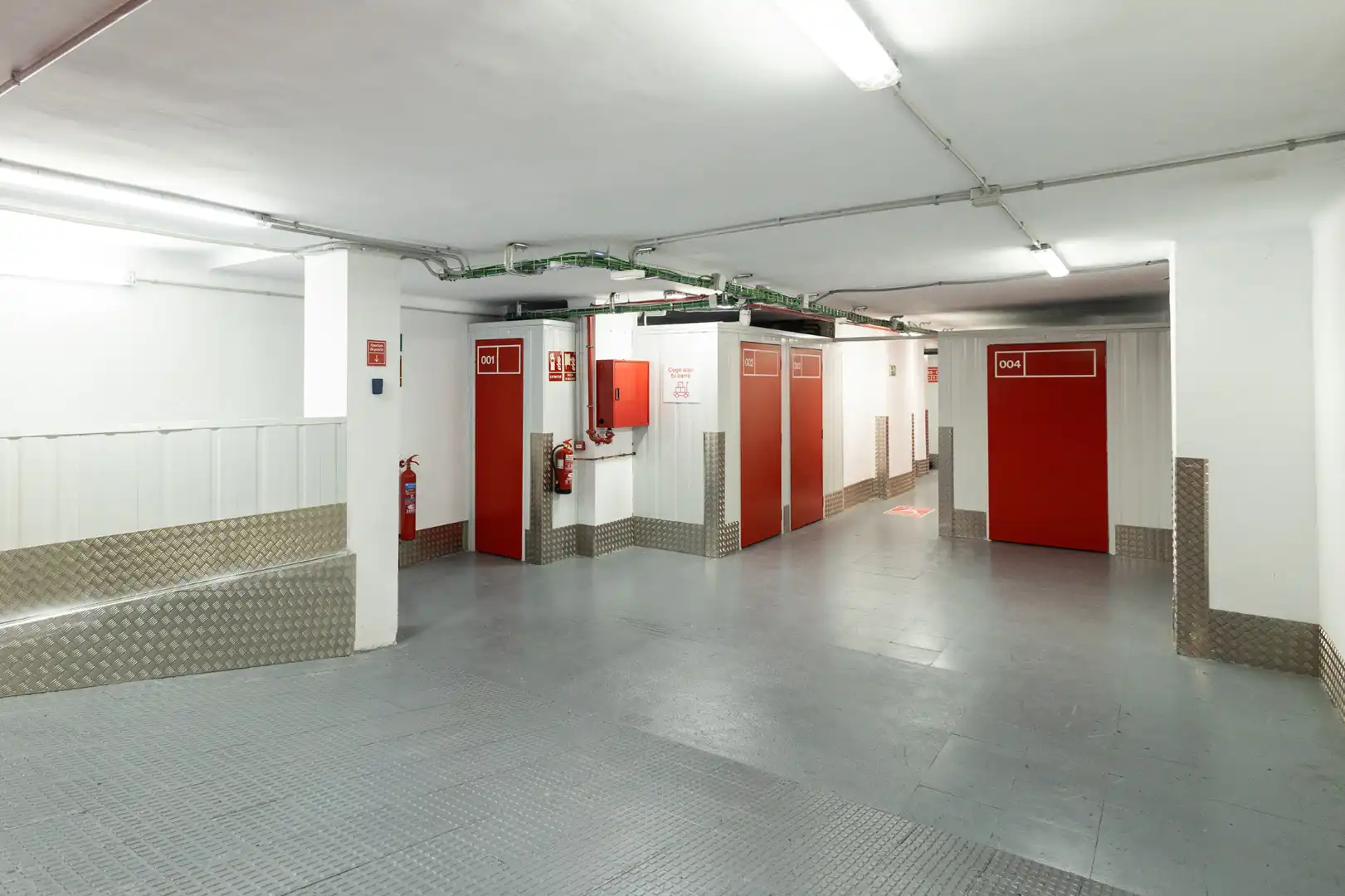 Parking de Trastero de alquiler en L'Hospitalet de Llobregat con Alarma