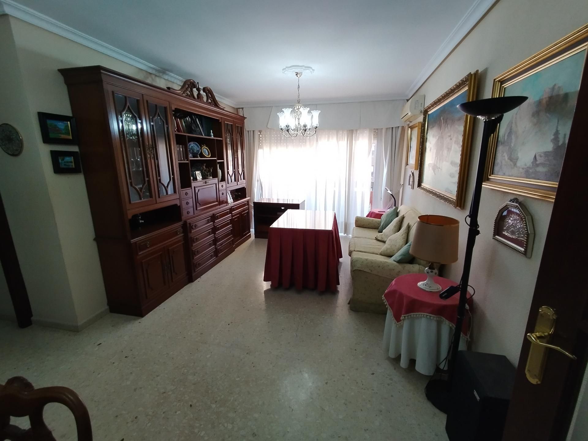 Living room of Flat for sale in  Sevilla Capital  with Air Conditioner and Terrace