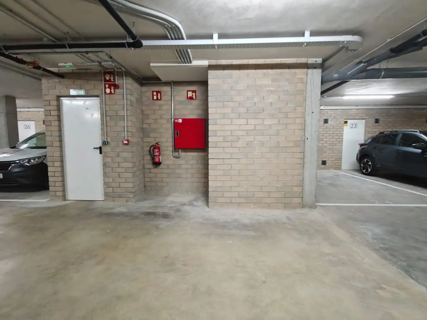Parking of Flat for rent in Girona  with Air Conditioner, Heating and Terrace