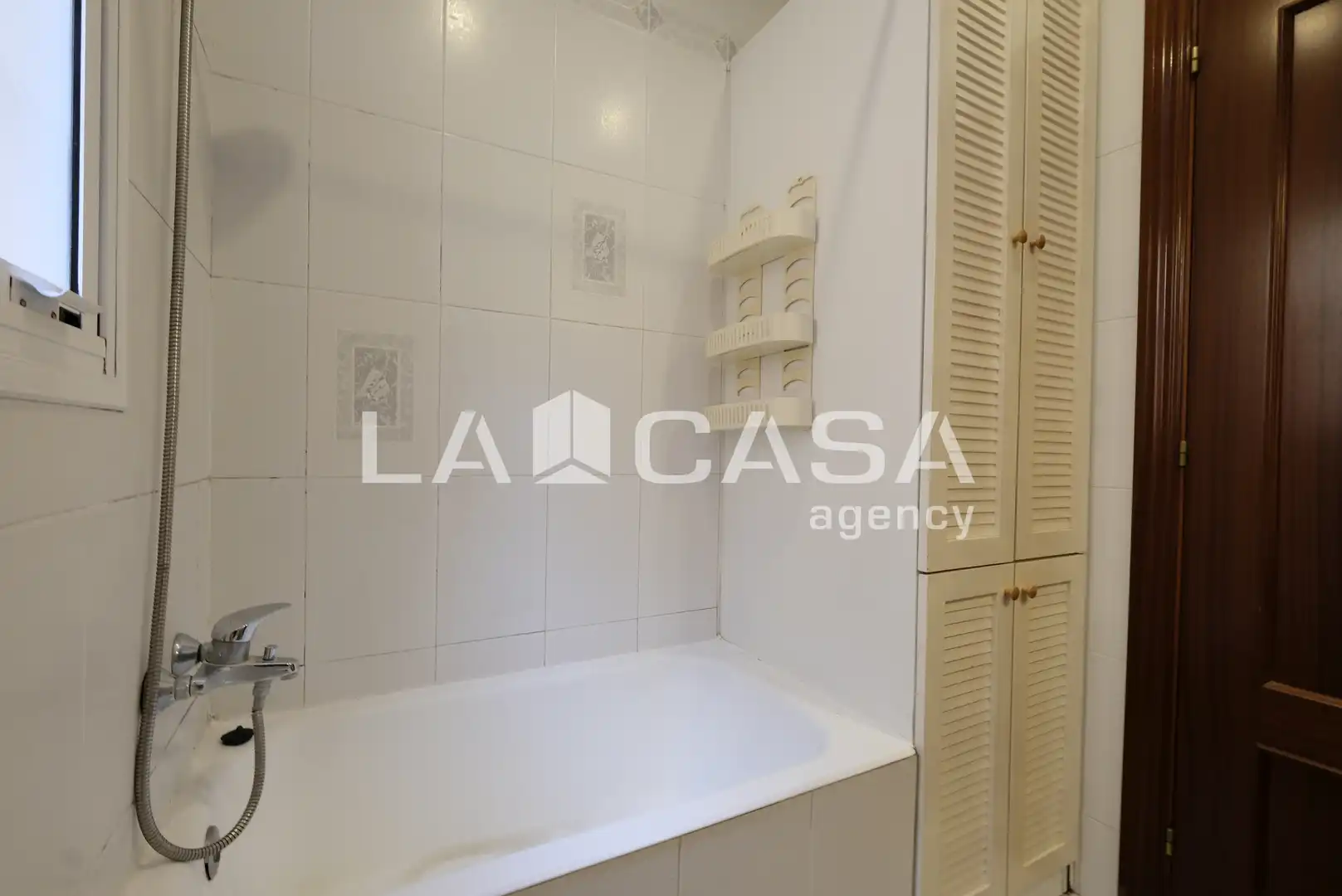 Piso en venta en Barcelona con Calefacción y Balcón