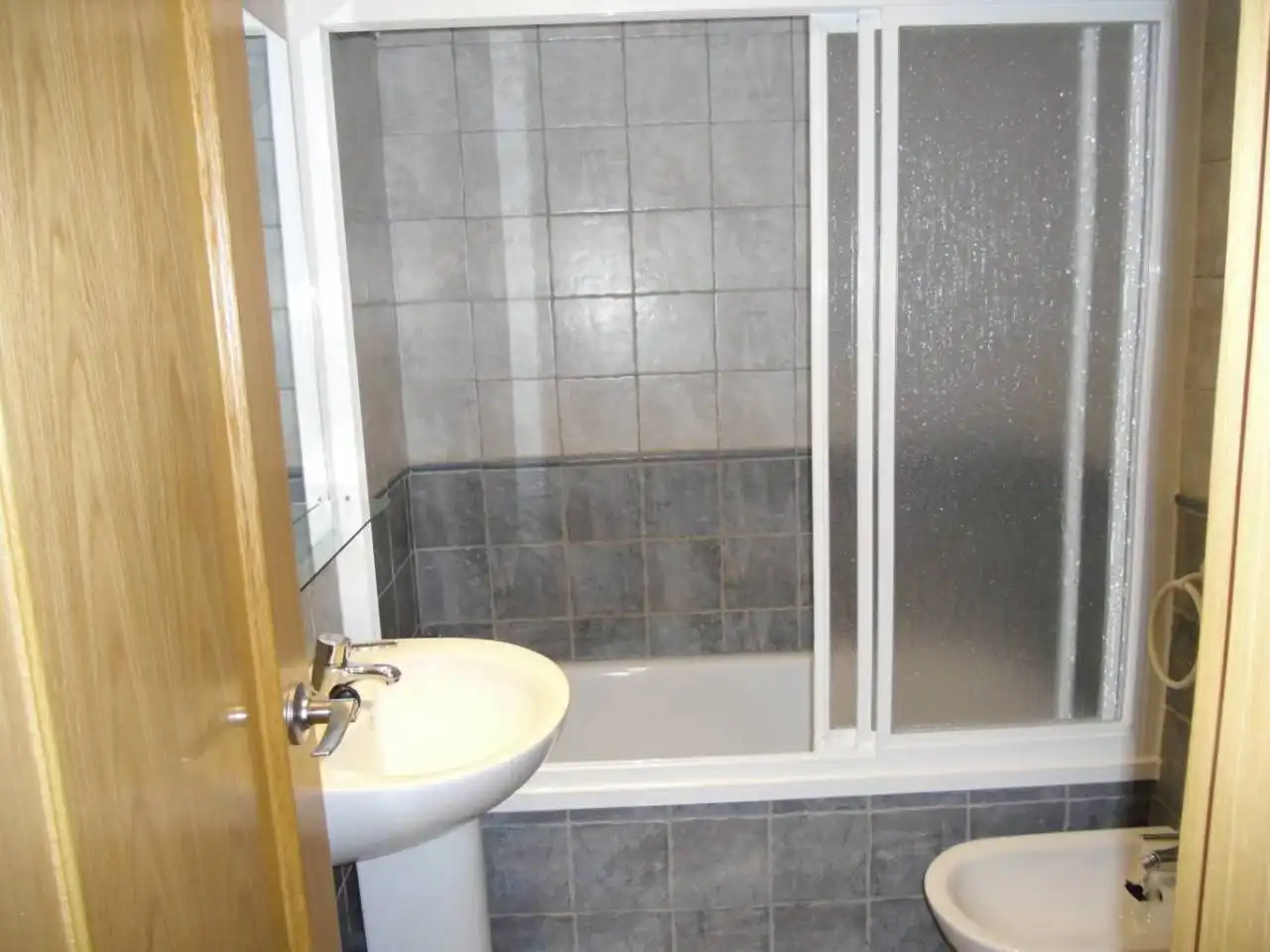 Bathroom of Houses for rent in Toledo  with Heating, Terrace and Furnished