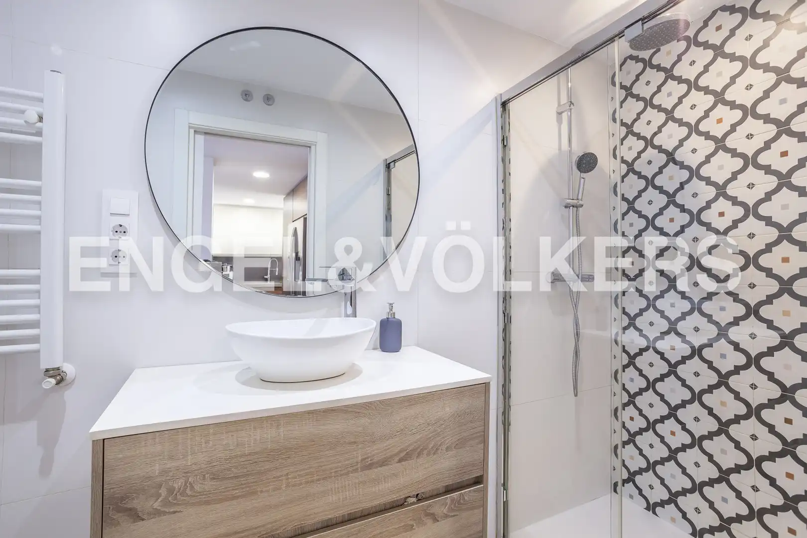 Bathroom of Attic for rent in Madrid  with Air Conditioner, Heating and Terrace