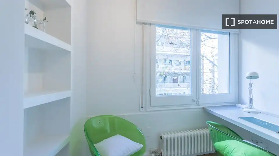 Bedroom of Flat for rent in Barcelona  with Air Conditioner, Heating and Furnished