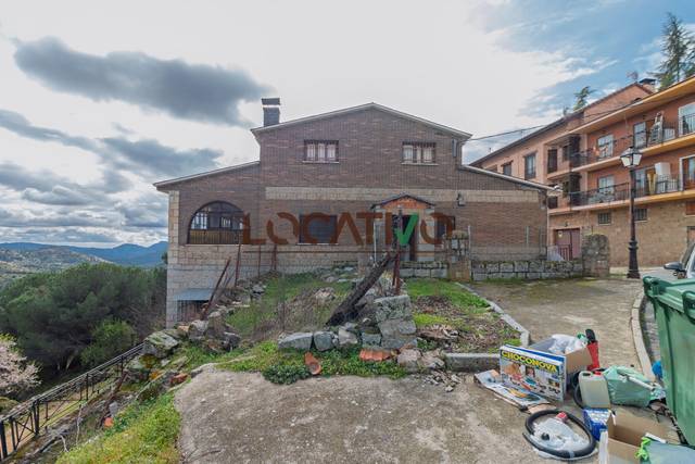 Local comercial en Venta en El Hoyo de Pinares