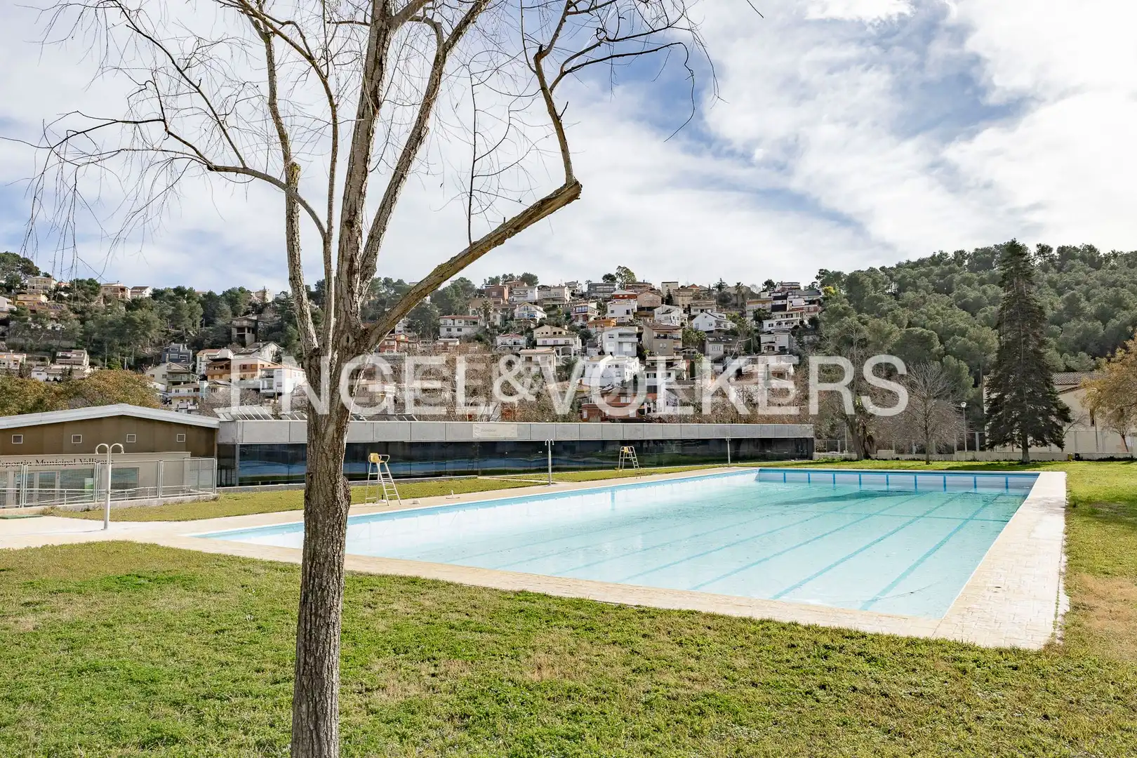 Piscina de Casa o xalet en venda en Vallirana amb Aire condicionat, Calefacció i Jardí privat