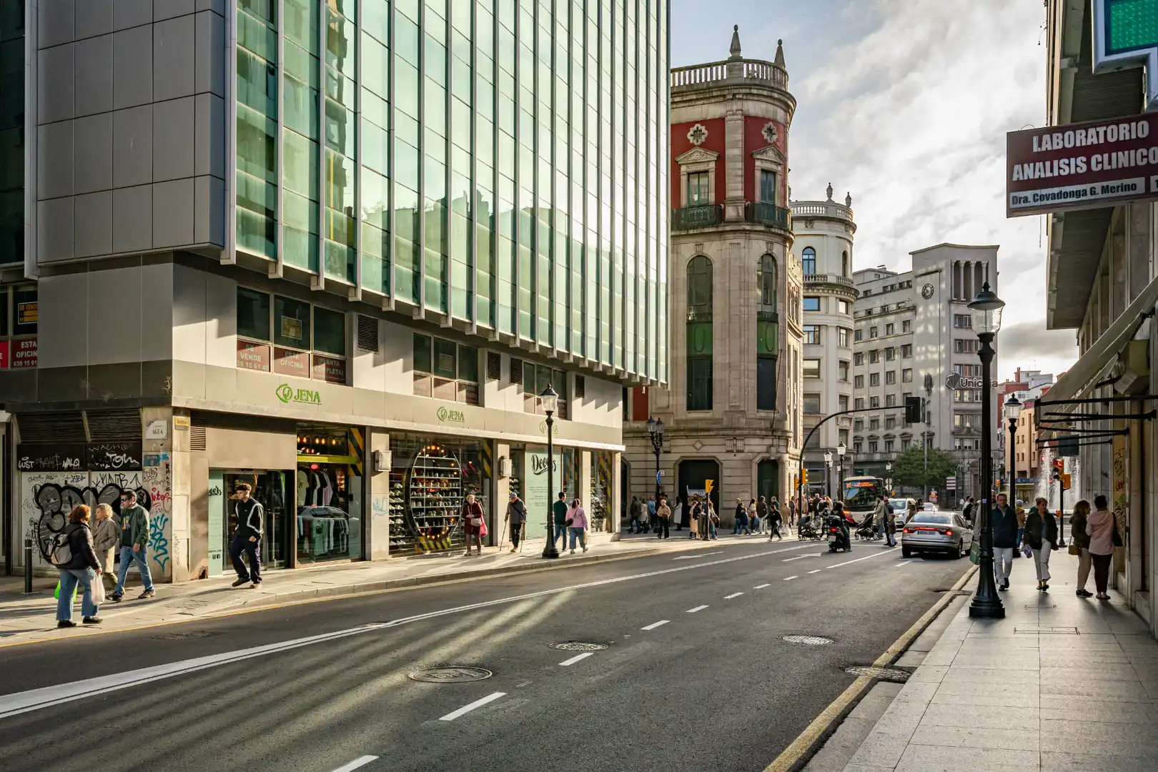 Vista exterior de Piso en venta en Gijón  con Parquet