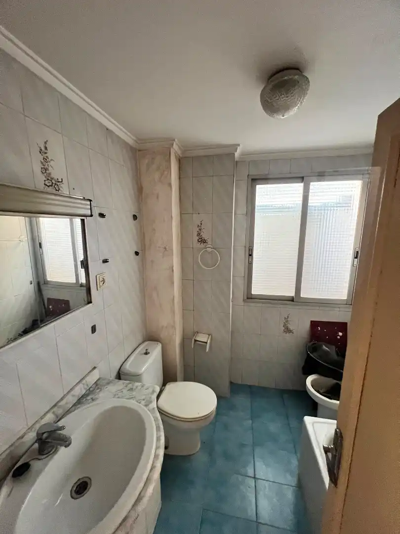 Baño de Piso en venta en Valencia con Terraza, Trastero y Amueblado