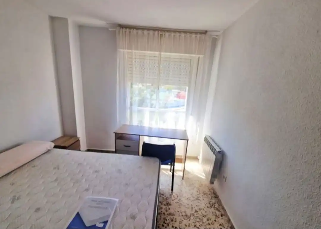 Bedroom of Flat for rent in Zaidín