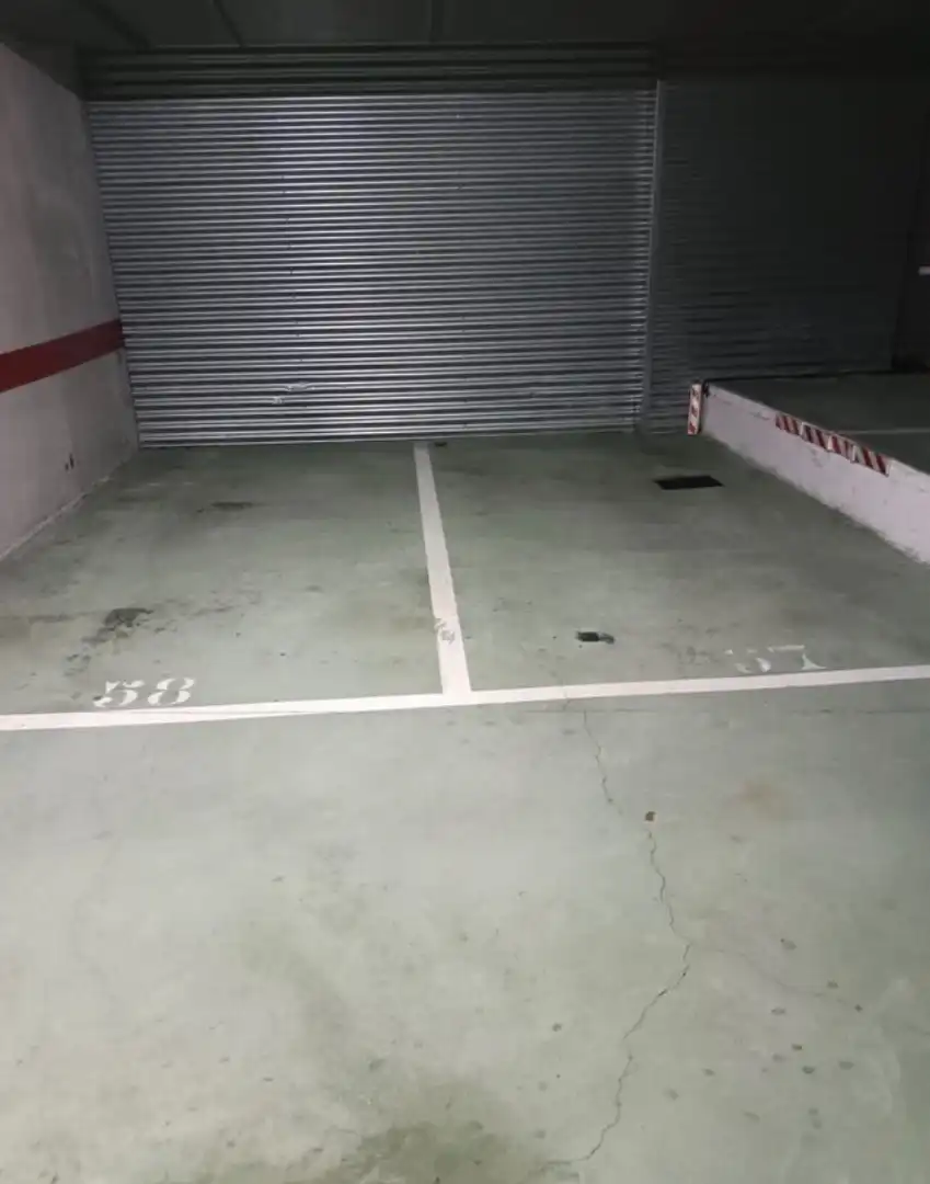 Parkplatz von Garage zum Verkauf in Vigo 