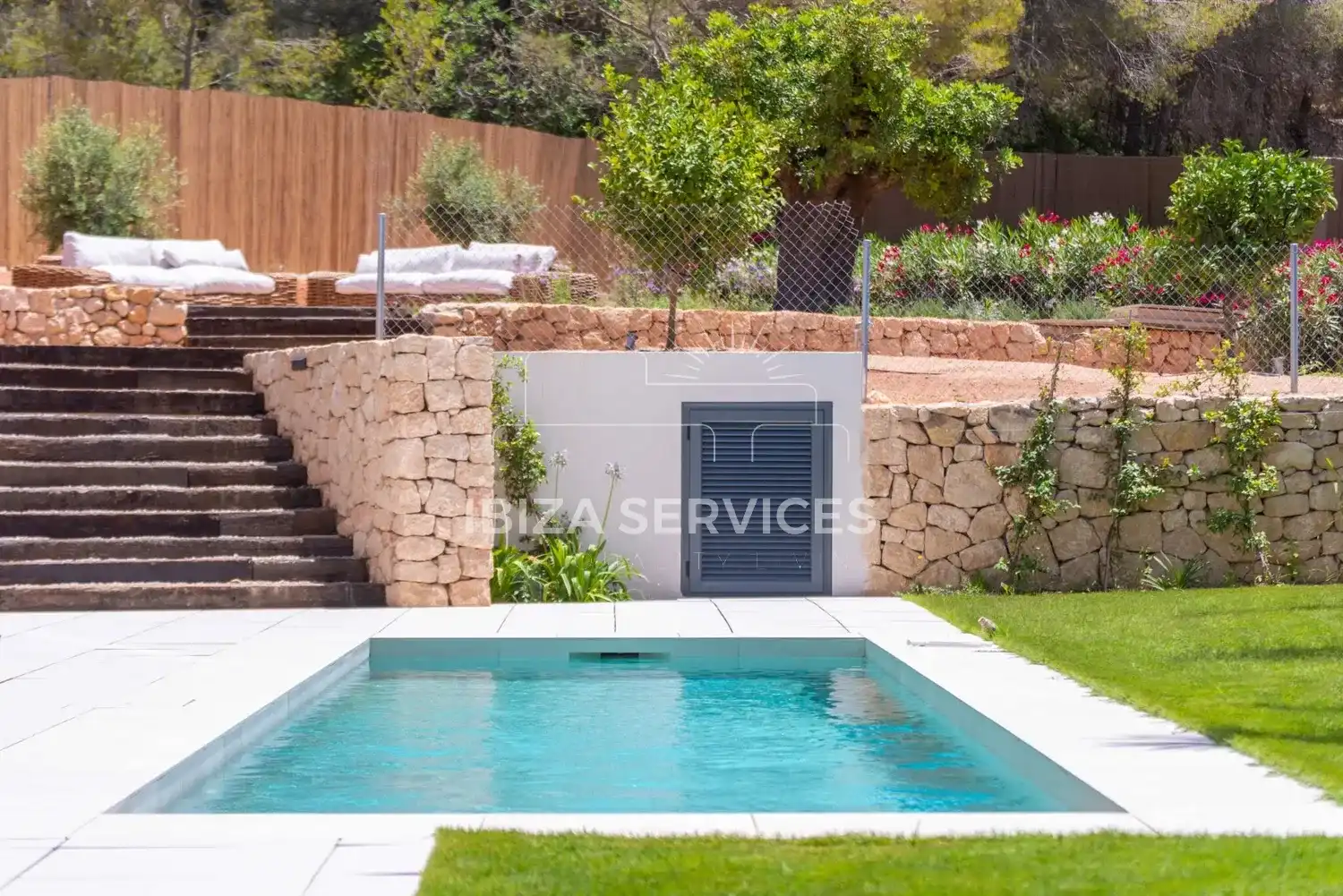 Piscina de Casa o xalet de lloguer en Santa Eulària des Riu amb Aire condicionat, Jardí privat i Piscina