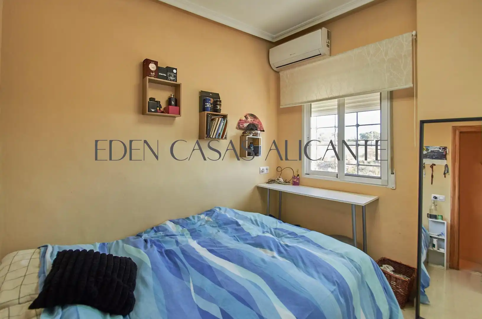 Dormitori de Casa o xalet en venda en Alicante / Alacant amb Aire condicionat, Jardí privat i Terrassa