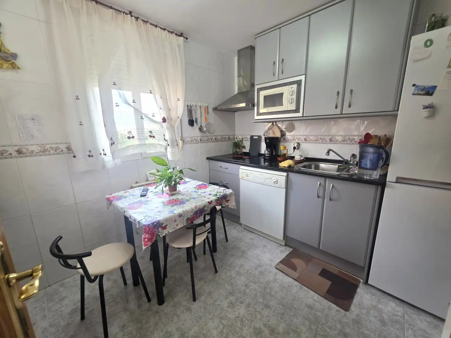 Cocina de Casa o chalet en venta en Galápagos con Calefacción, Jardín privado y Terraza