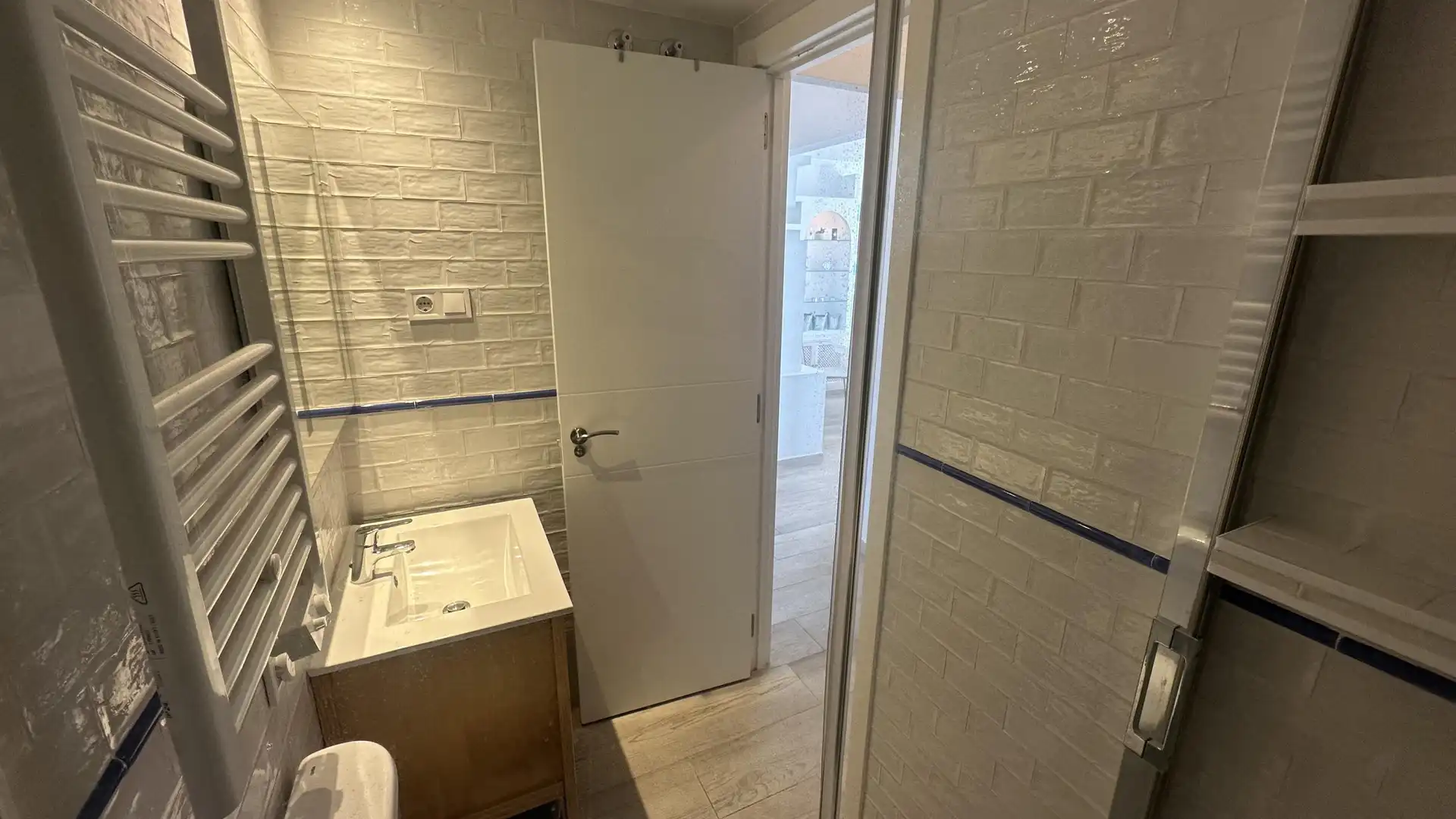 Bany de Apartament de lloguer en Fuengirola amb Jardí privat i Piscina comunitària