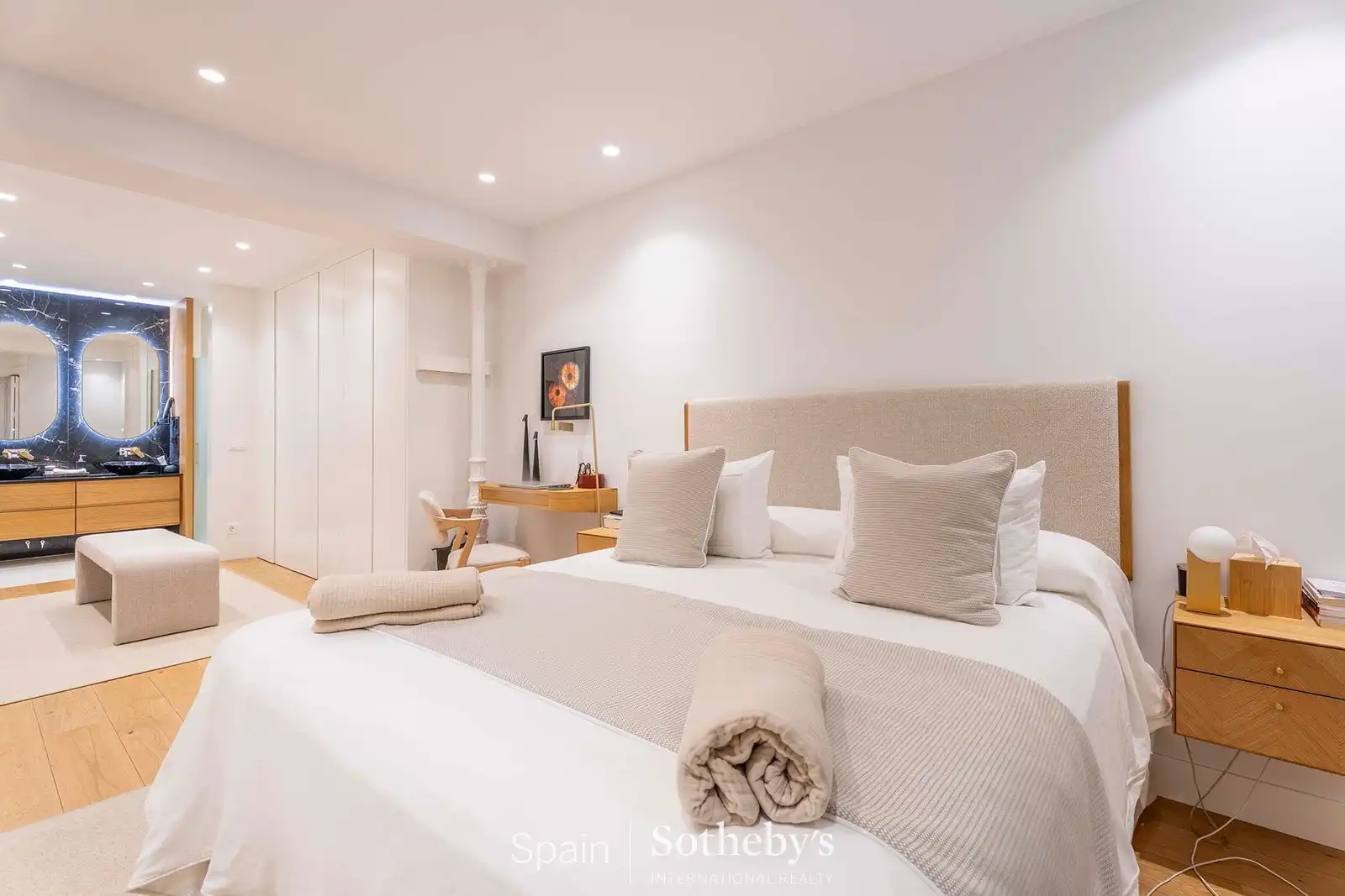 Dormitori de Apartament en venda en Madrid amb Aire condicionat i Calefacció