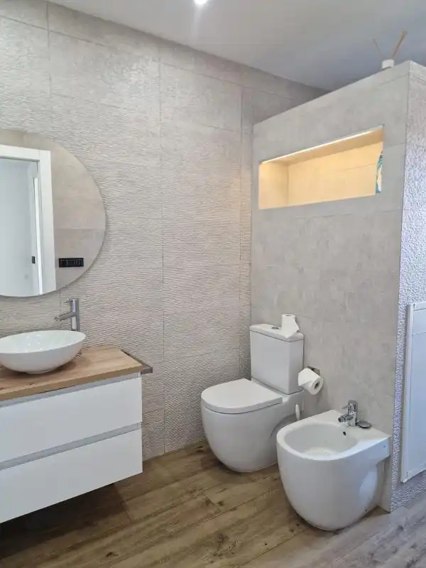Baño de Casa o chalet de alquiler en Alhaurín de la Torre con Aire acondicionado, Calefacción y Jardín privado