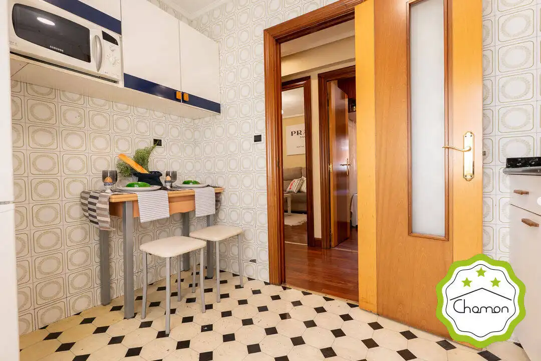 Cocina de Piso en venta en Bilbao  con Calefacción, Jardín privado y Amueblado