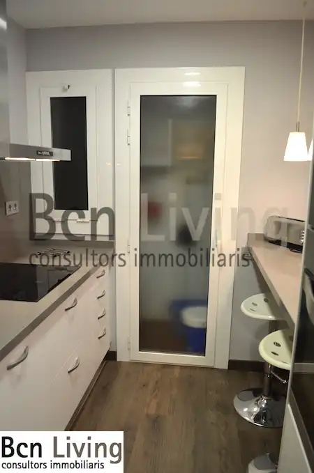 Cuina de Pis de lloguer en Barcelona amb Aire condicionat, Calefacció i Parquet