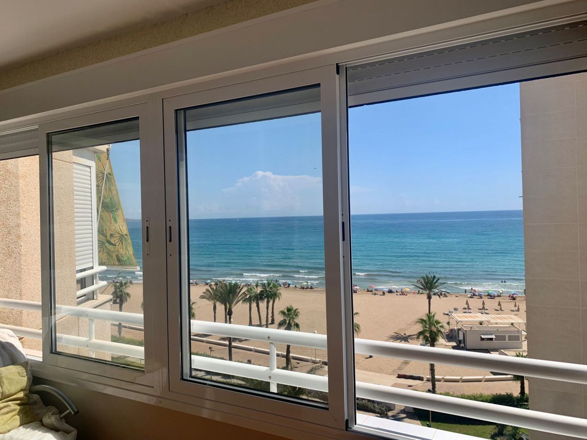 Dormitori de Apartament de lloguer en Alicante / Alacant amb Jardí privat, Terrassa i Piscina comunitària