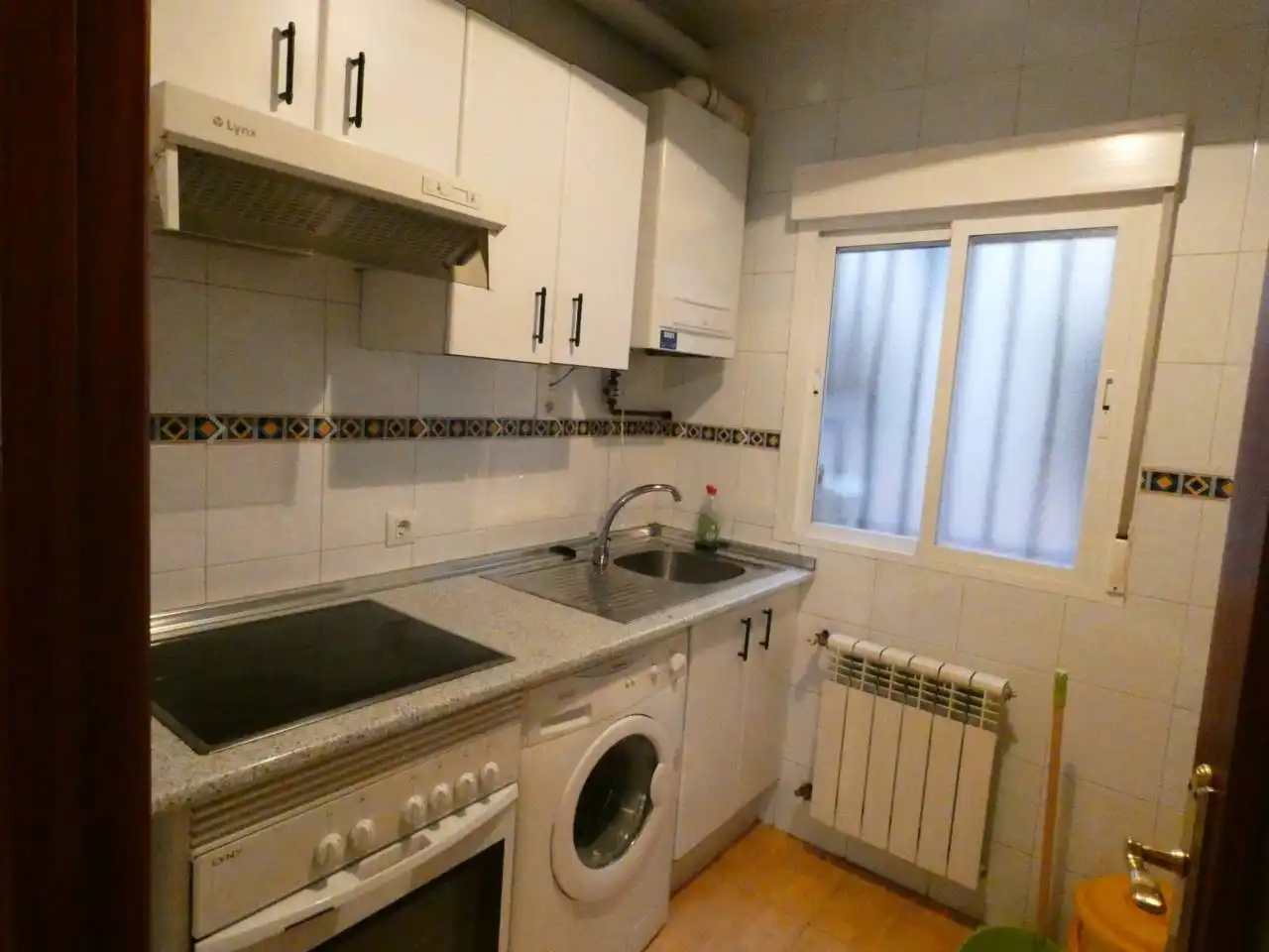 Flat for rent in Calle COVARRUBIAS, Avenida Europa - San Antón