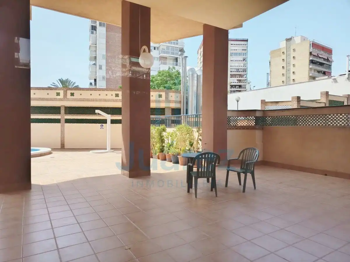 Terrassa de Pis de lloguer en Alicante / Alacant amb Aire condicionat, Calefacció i Terrassa