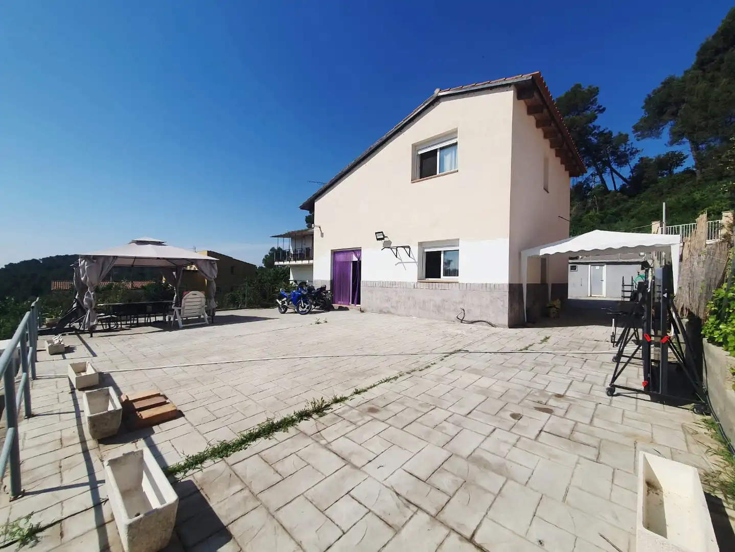 Außenansicht von Haus oder Chalet zum Verkauf in Mediona mit Heizung, Privatgarten und Parkett