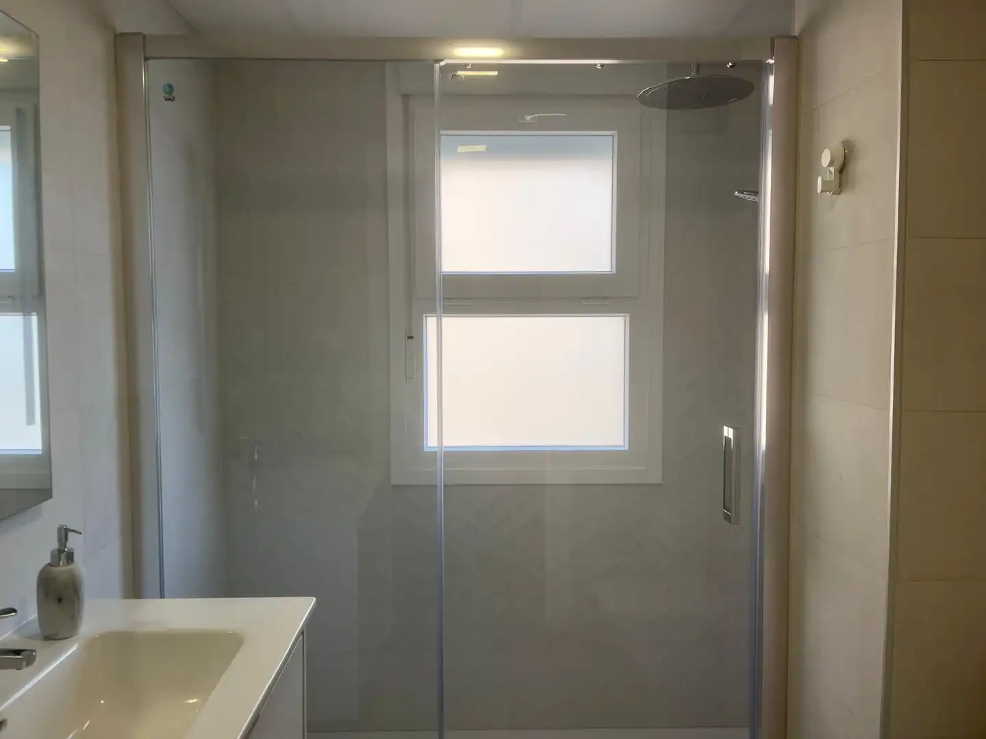 Baño de Piso de alquiler en Vélez-Málaga con Aire acondicionado