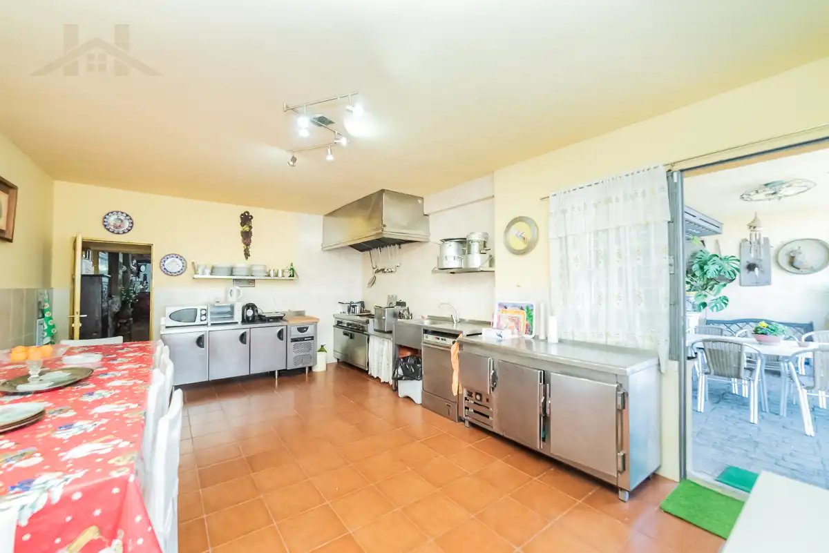 Cocina de Casa o chalet en venta en Sevilla la Nueva con Calefacción, Jardín privado y Terraza