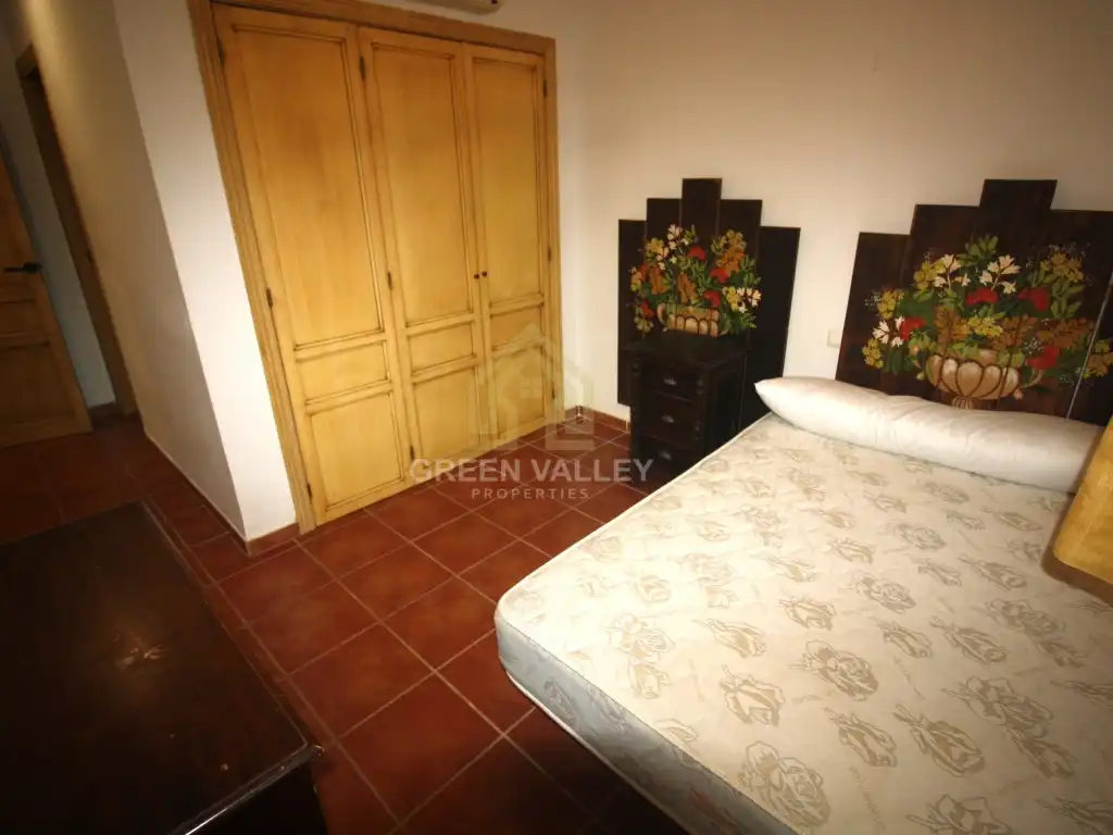 Schlafzimmer von Erdgeschoss zum Verkauf in La Alcaidesa mit Klimaanlage, Terrasse und Schwimmbad