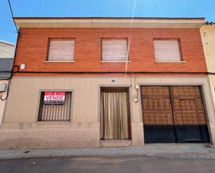 Exterior view of House or chalet for sale in Consuegra  with Heating and Terrace