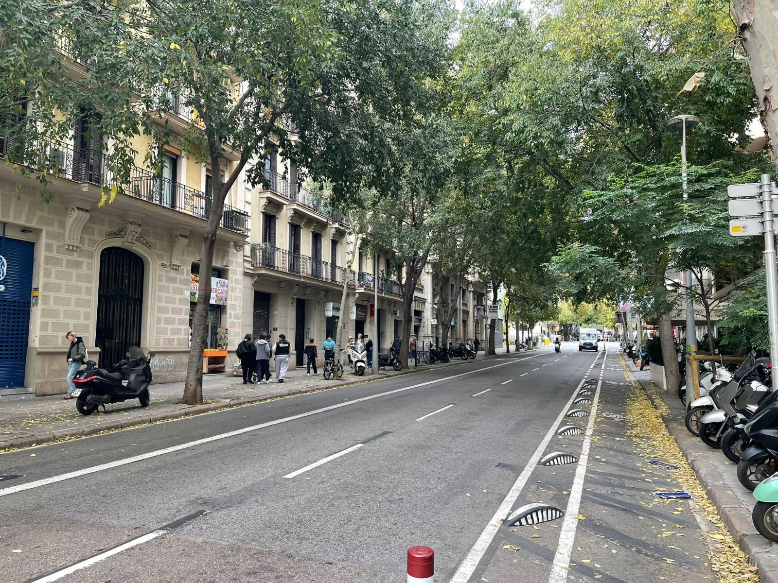 Vista exterior de Local en venda en  Barcelona Capital