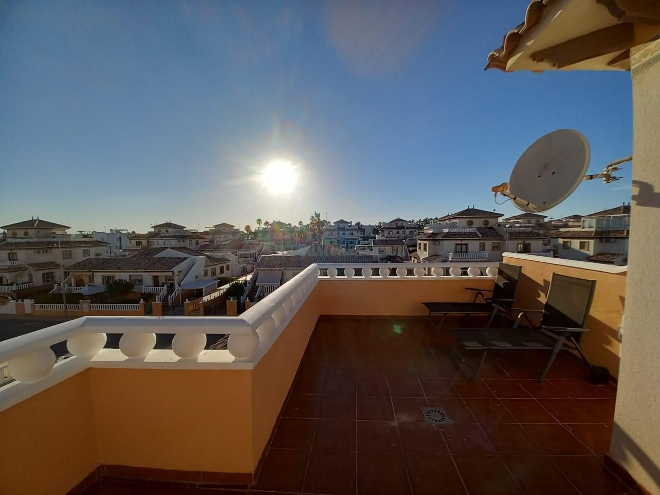 Vista exterior de Casa adosada en venda en Orihuela amb Piscina comunitària