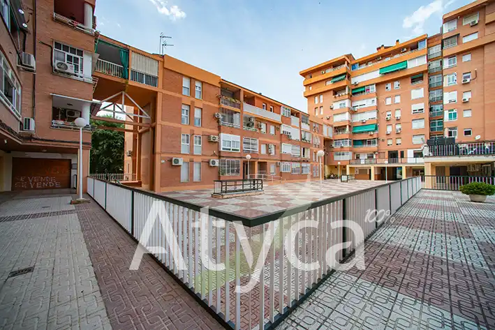 Vista exterior de Pis de lloguer en Córdoba amb Aire condicionat, Calefacció i Jardí privat