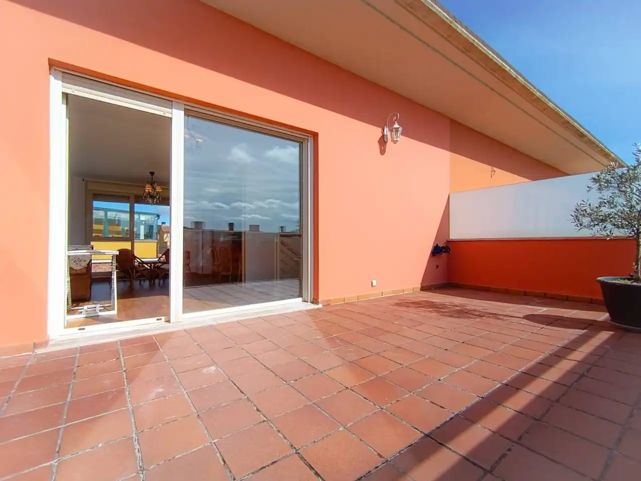Terrassa de Casa o xalet en venda en Burgos amb Calefacció, Jardí privat i Parquet