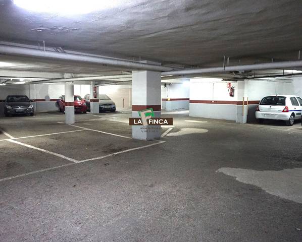 Garaje en Venta en Milán - Pumarín