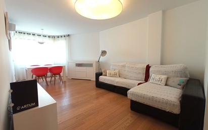 Living room of Flat for sale in  Logroño  with Air Conditioner, Heating and Terrace