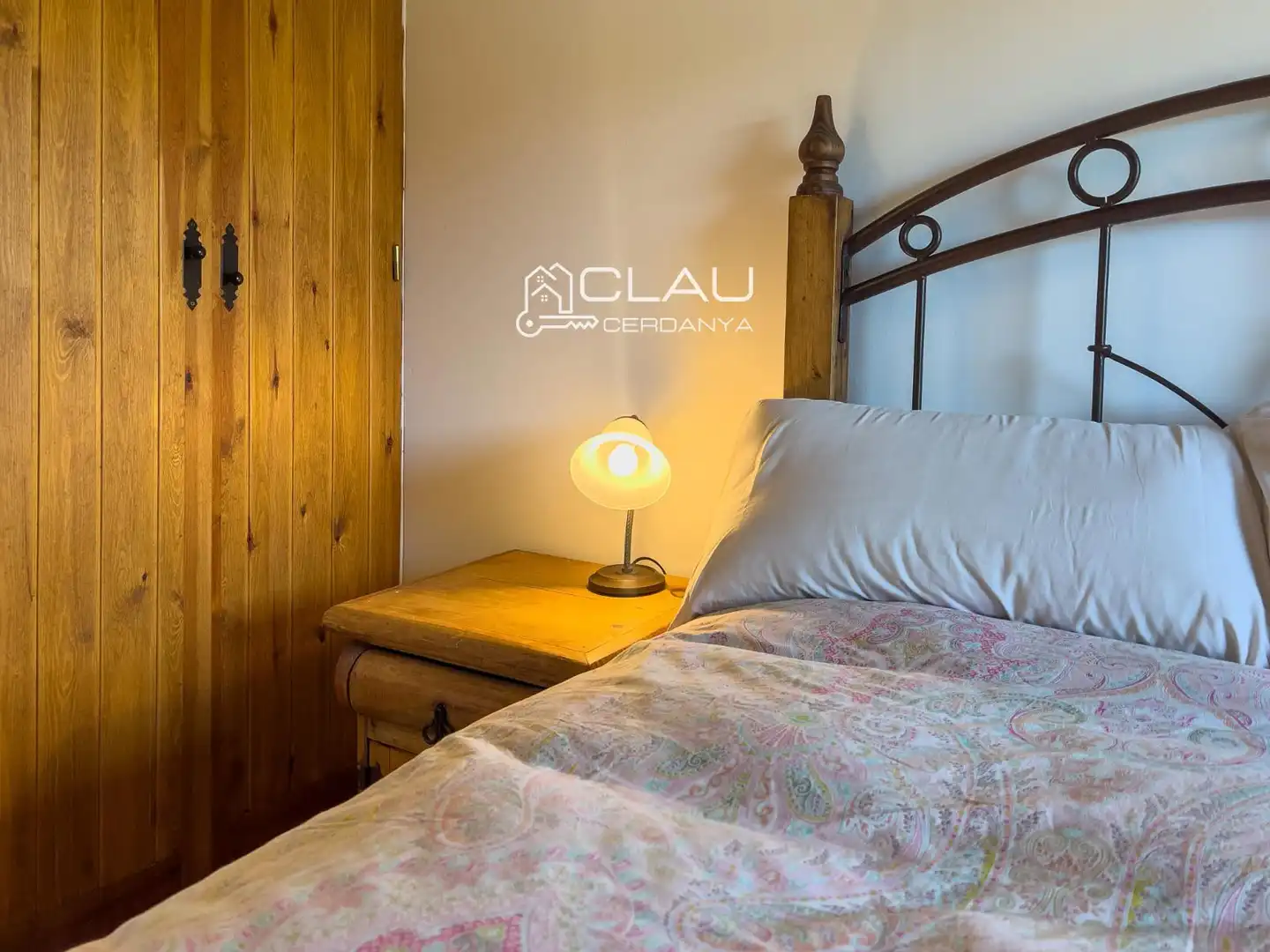Bedroom of Detached homes for rent in Osséja  with Heating, Private garden and Parquet flooring
