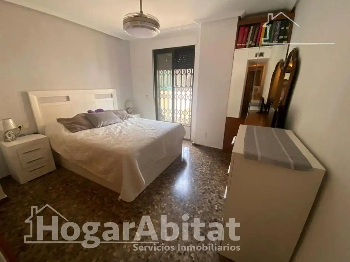 Schlafzimmer von Wohnung zum Verkauf in Valencia mit Klimaanlage, Heizung und Terrasse
