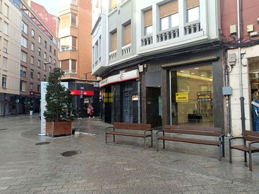 Local commercial à vendre à Juan Carlos I 16