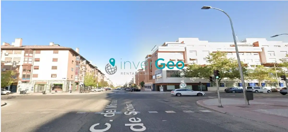 Vista exterior de Local en venta en Madrid con Amueblado y Alarma