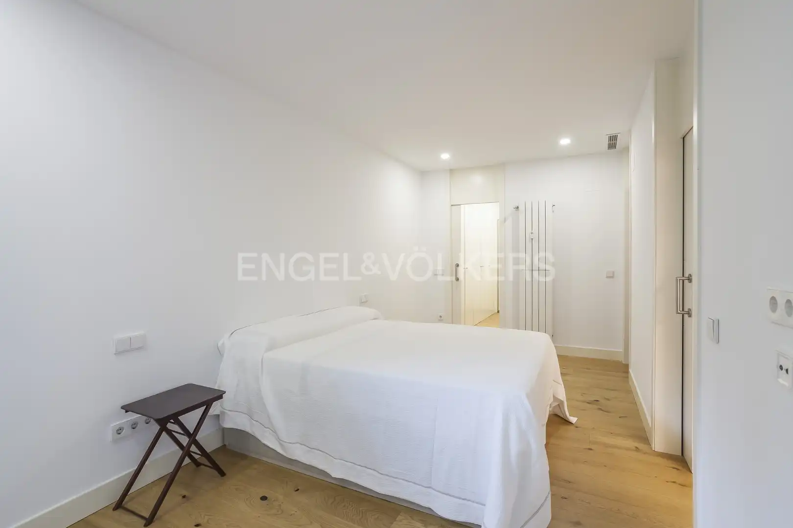 Dormitori de Apartament de lloguer en Madrid amb Aire condicionat, Calefacció i Parquet