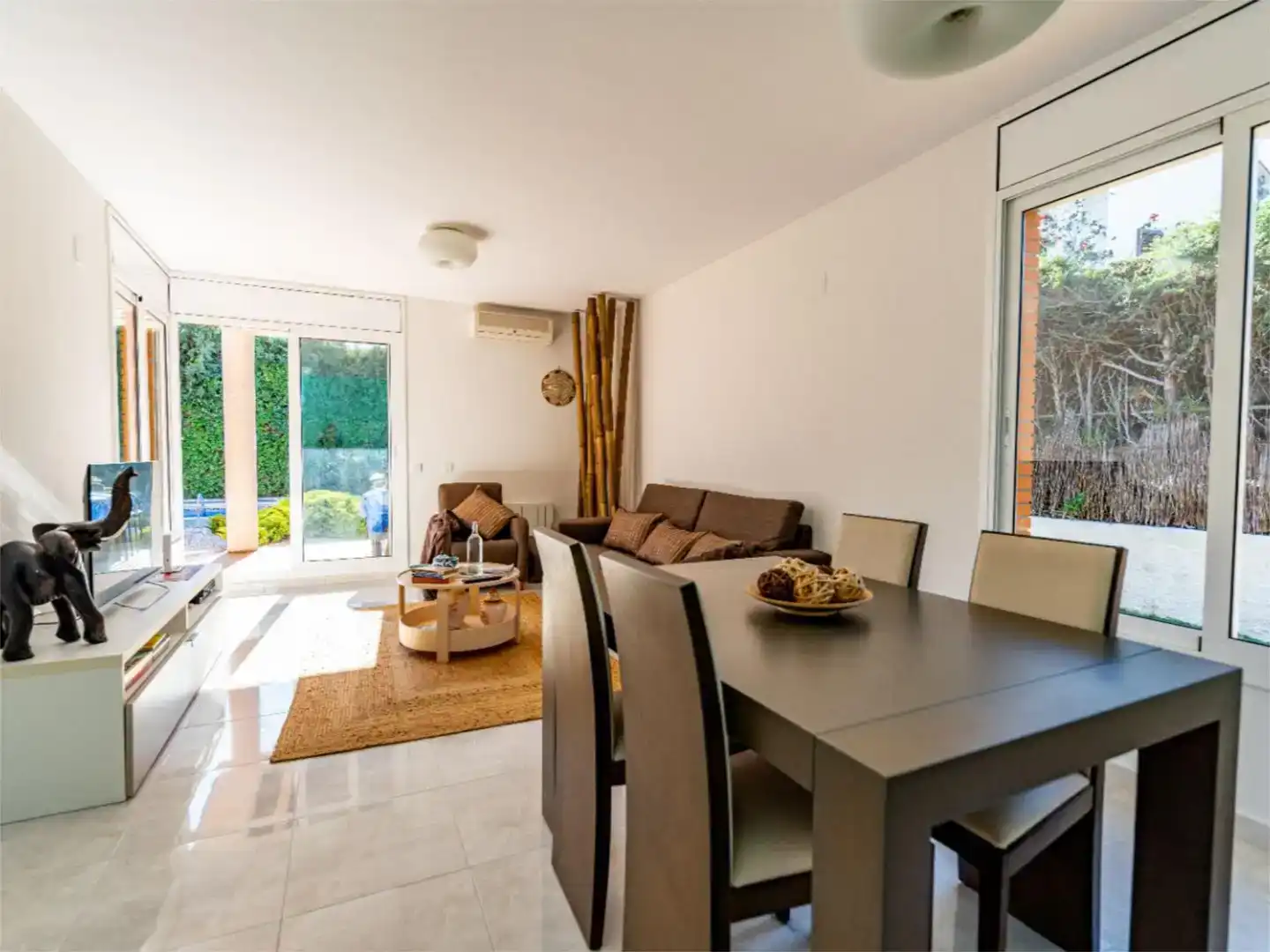 Living room of Houses for sale in Roda de Berà  with Swimming Pool and Balcony