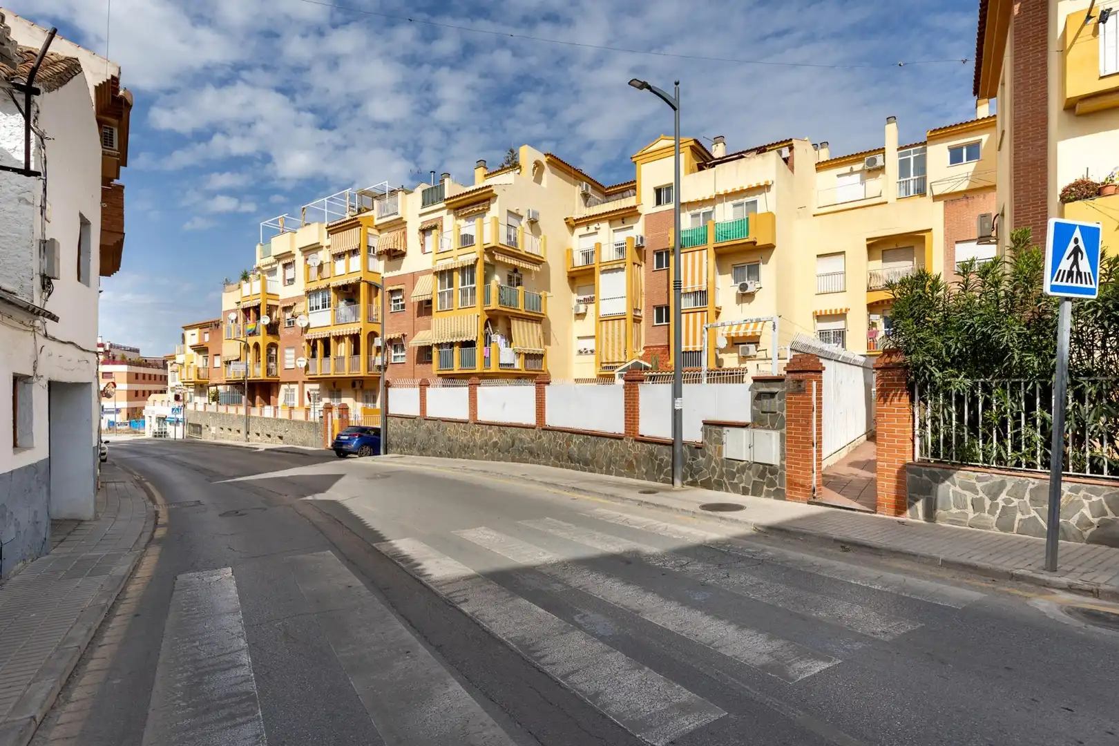 Vista exterior de Dúplex en venta en Gójar con Aire acondicionado, Terraza y Amueblado