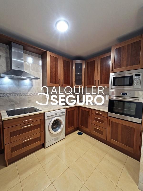 Kitchen of Flat to rent in  Sevilla Capital  with Heating