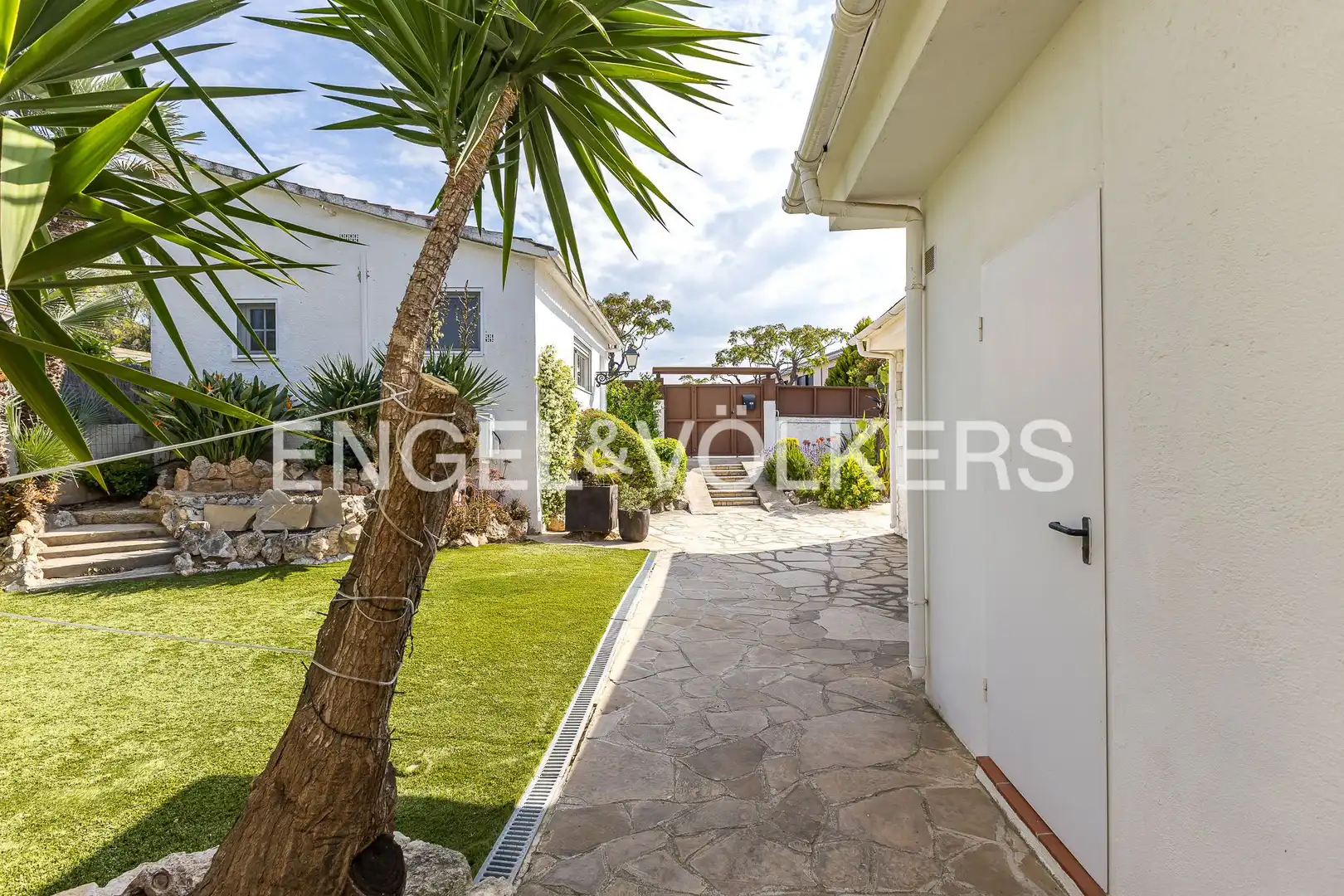 Terraza de Casa o chalet en venta en Vilanova i la Geltrú con Aire acondicionado, Calefacción y Jardín privado